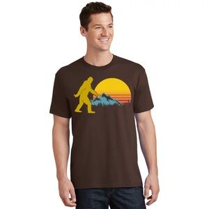 Unique Retro Yeti Graphic T-shirt Men’s L (Black) Majestic Mountain and Sun